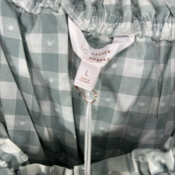 LC Lauren Conrad Women’s Button Front Off the Shoulder Green Ruffled Crop Blouse - Picture 4 of 9